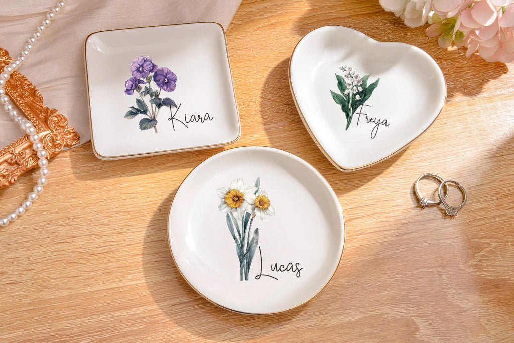 Personalized Birth Flower Ring Dish, Watercolor Flower Engagement Trinket Dish, Birth Flower Jewelry Dish, Bridesmaid Gift, Christmas Gifts