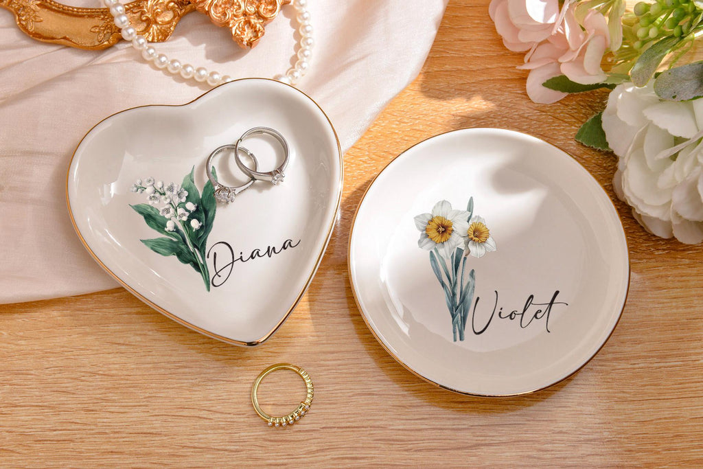 Personalized Birth Flower Ring Dish, Watercolor Flower Engagement Trinket Dish, Birth Flower Jewelry Dish, Bridesmaid Gift, Christmas Gifts